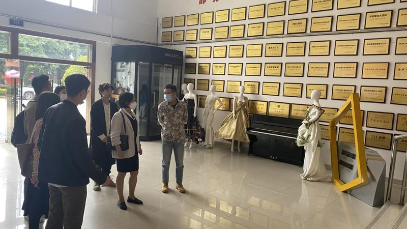 摄像机是宣传片拍摄的核心设备，以下是一些关键参数：